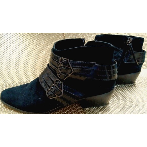 L.A.M.B. Nanetta Suede Black Buckle Side Zip Ankle Boots Size 9 M - Picture 5 of 16